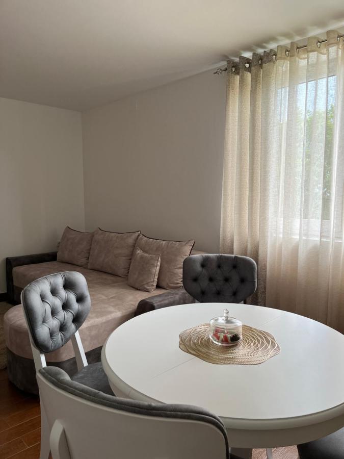 Surcin Apartment Ledine Екстериор снимка