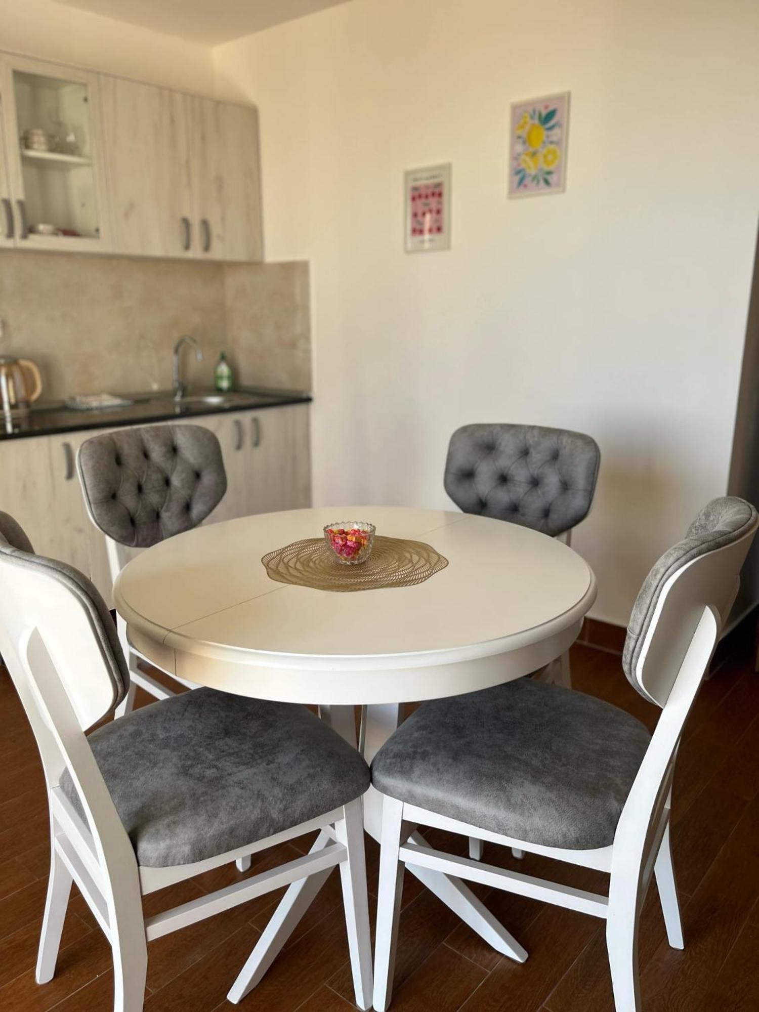 Surcin Apartment Ledine Екстериор снимка