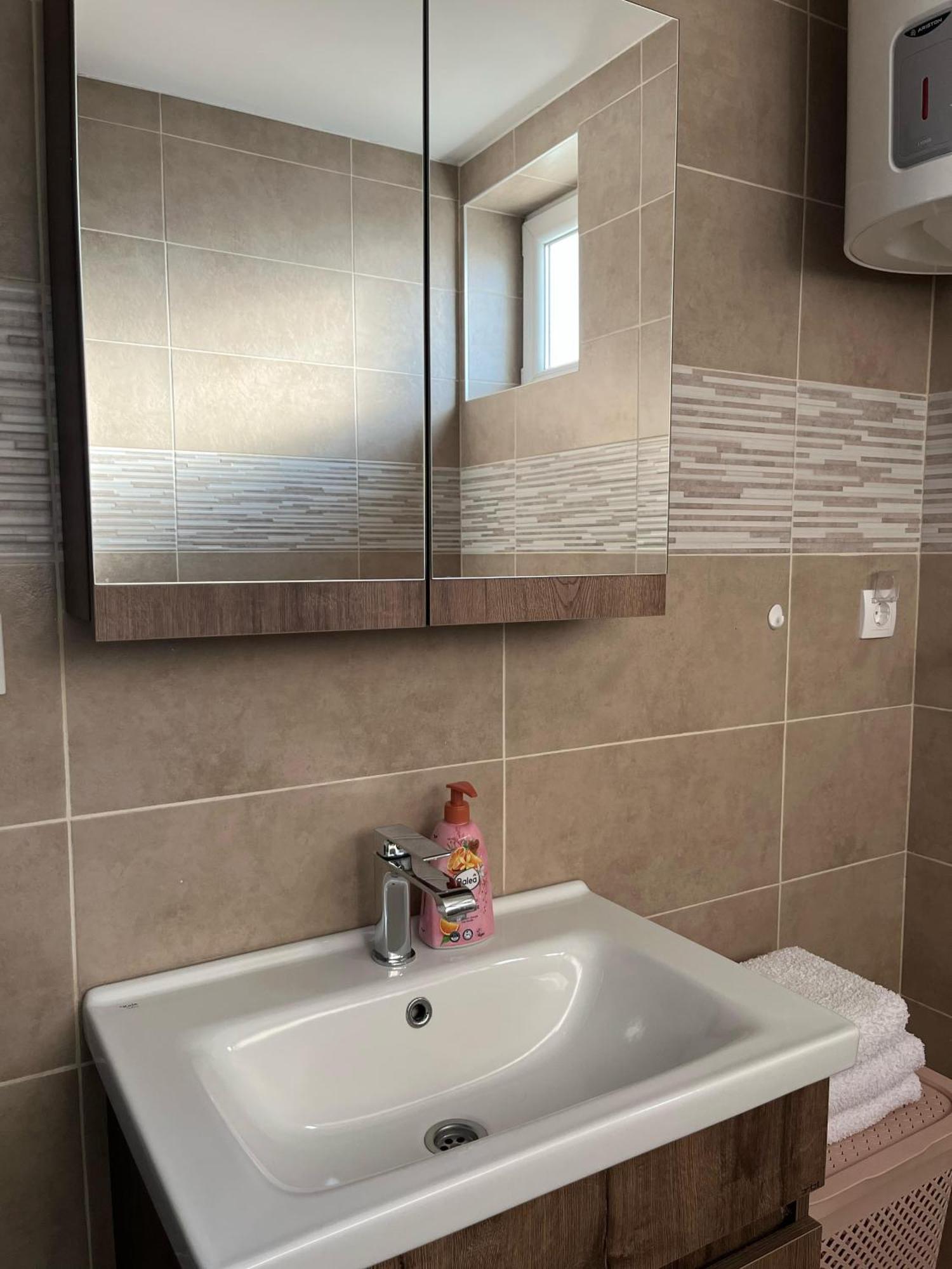 Surcin Apartment Ledine Екстериор снимка