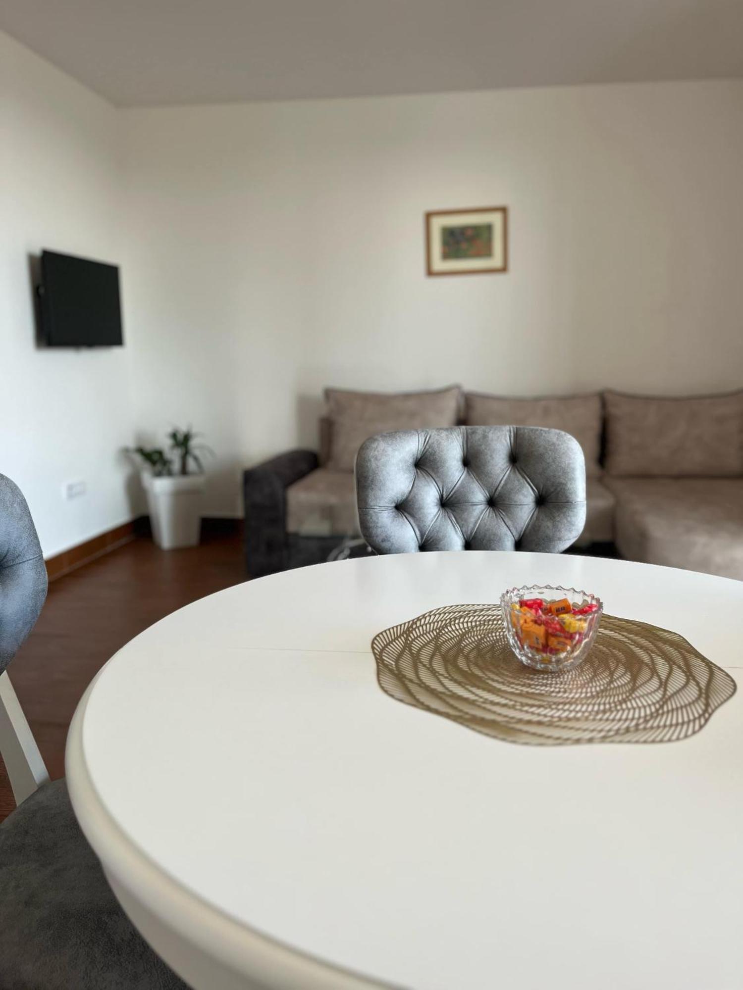 Surcin Apartment Ledine Екстериор снимка