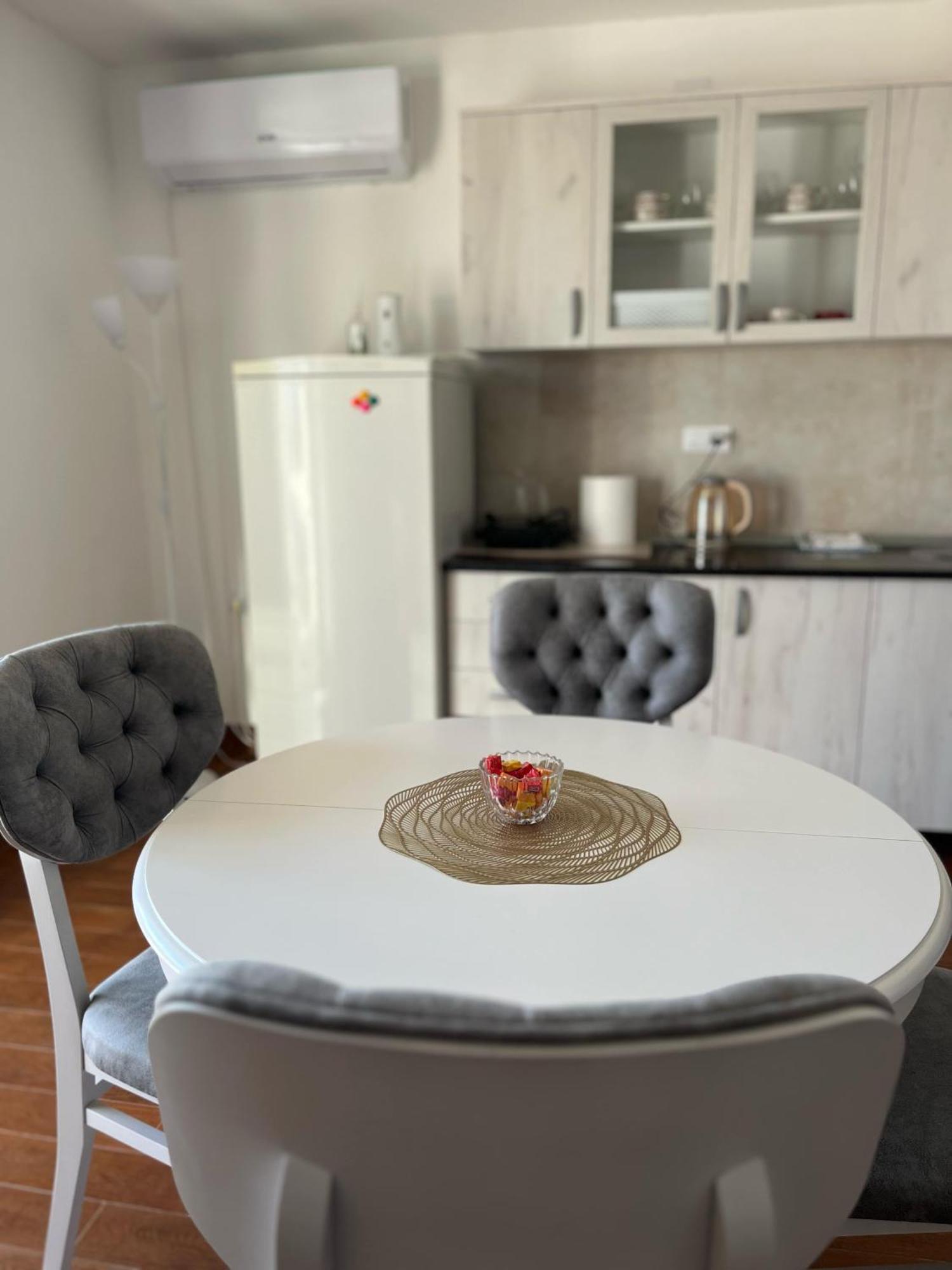 Surcin Apartment Ledine Екстериор снимка